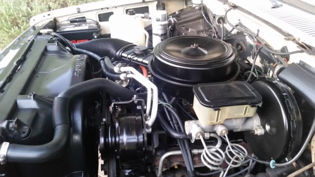 1985 TWO TONE BEIGE  AND WHITE Chevrolet C-10 C-10 SHORT BED