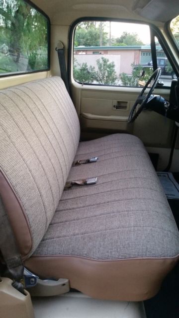 1985 TWO TONE BEIGE  AND WHITE Chevrolet C-10 C-10 SHORT BED