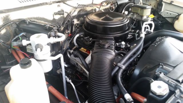 1985 TWO TONE BEIGE  AND WHITE Chevrolet C-10 C-10 SHORT BED