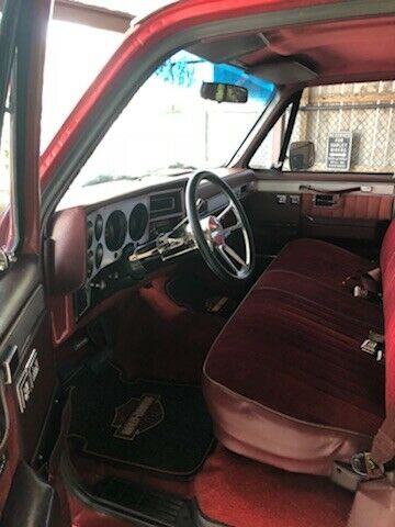 1985 Red Chevrolet C-10 SHORT & WIDE
