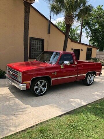 1985 Red Chevrolet C-10 SHORT & WIDE