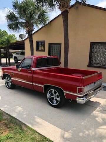1985 Red Chevrolet C-10 SHORT & WIDE