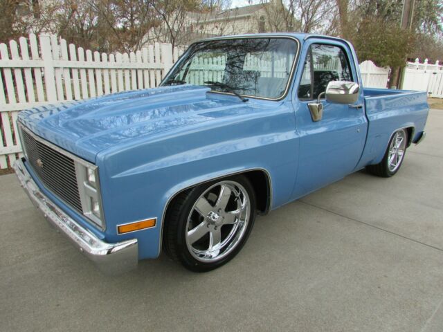 1985 Blue Chevrolet C-10 Standard Cab Pickup