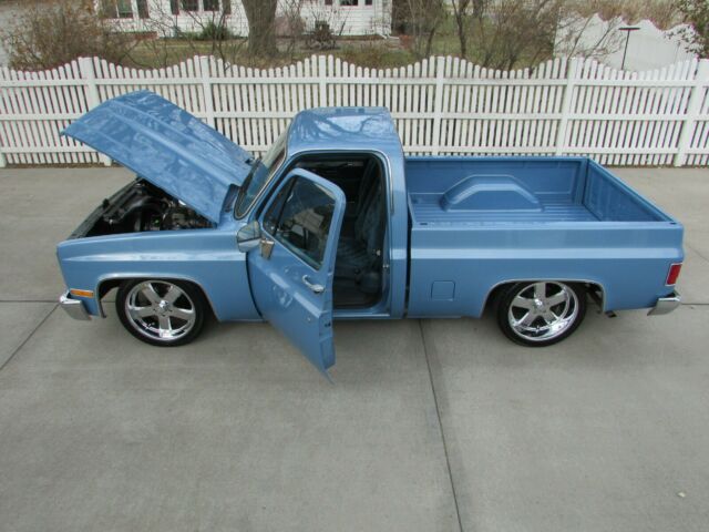 1985 Blue Chevrolet C-10 Standard Cab Pickup