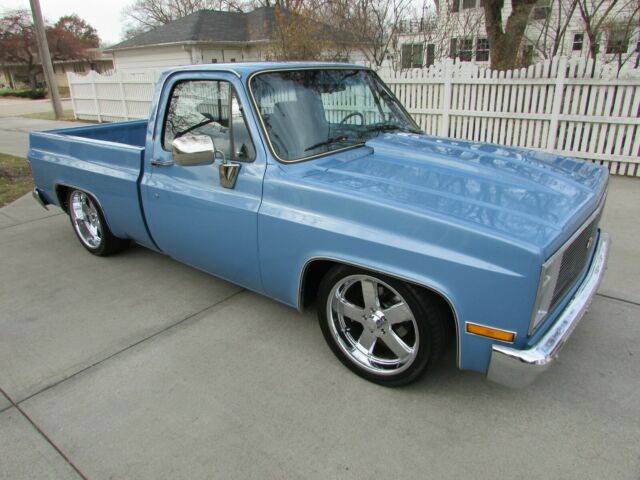 1985 Blue Chevrolet C-10 Standard Cab Pickup