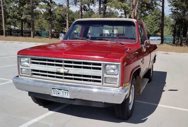 1985 APPLE RED AND CREAM Chevrolet C/K Pickup 2500 Standard Cab Pickup