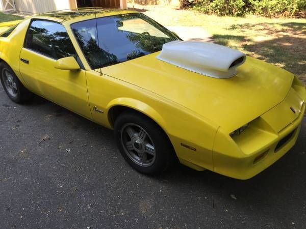 1985 Yellow Chevrolet Camaro T-Top