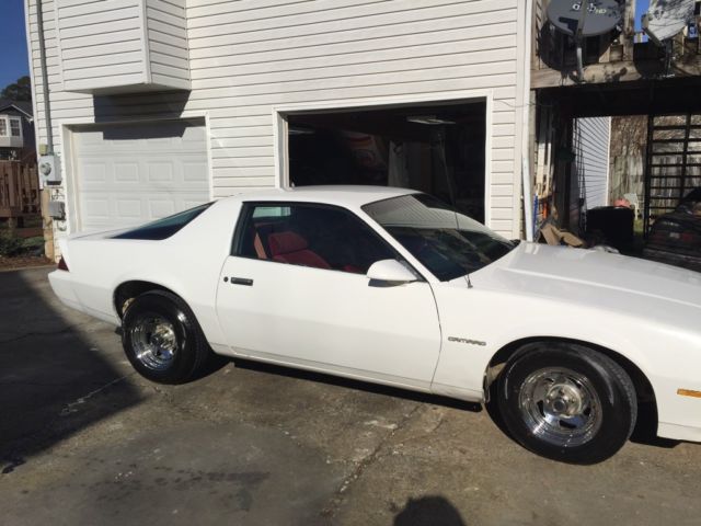 1985 White Chevrolet Camaro Coupe
