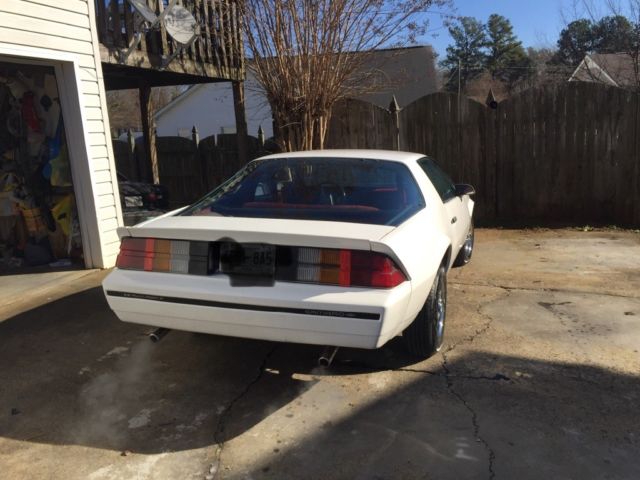1985 White Chevrolet Camaro Coupe