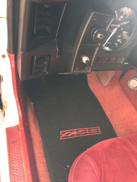 1985 White Chevrolet Camaro Coupe