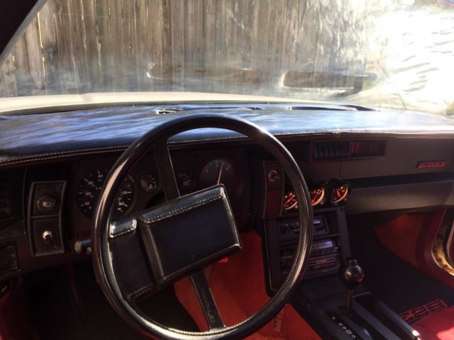 1985 White Chevrolet Camaro Coupe