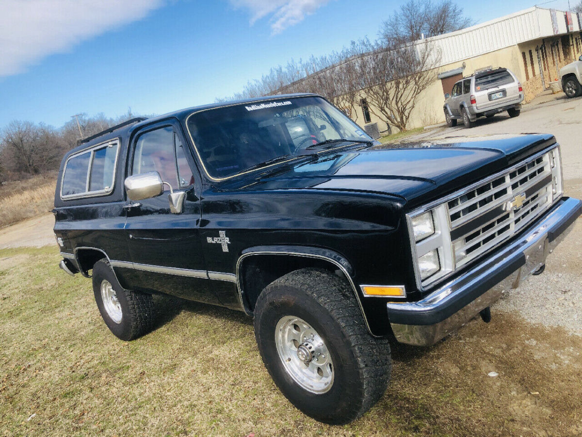 1985 Black Chevrolet C/K 10 Blazer --