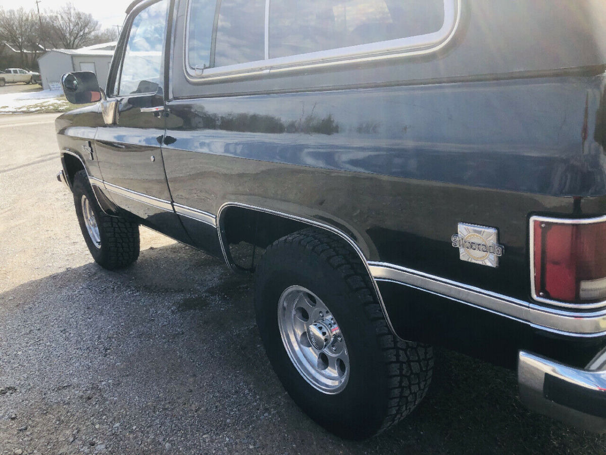 1985 Black Chevrolet C/K 10 Blazer --