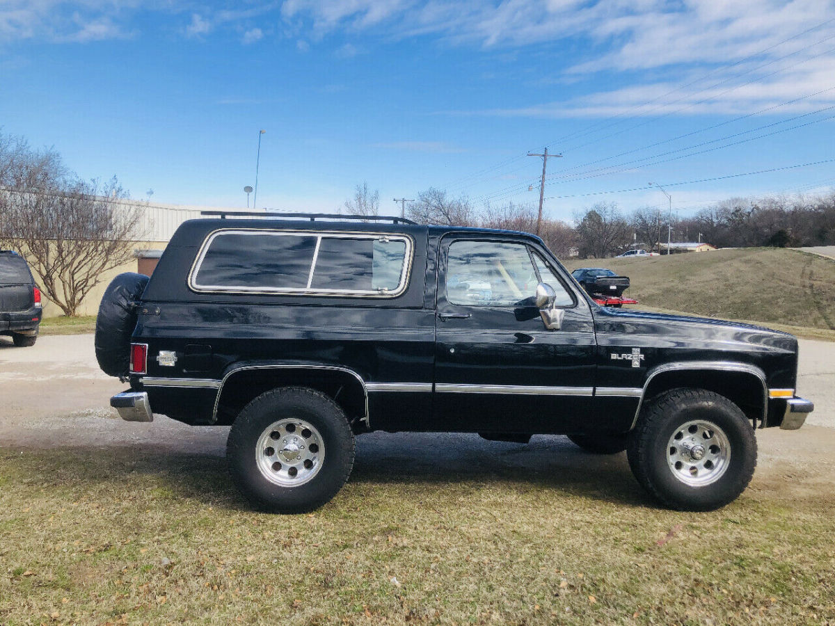1985 Black Chevrolet C/K 10 Blazer --