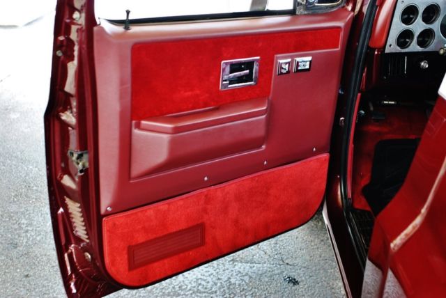 1985 Burgundy Chevrolet C-10 --