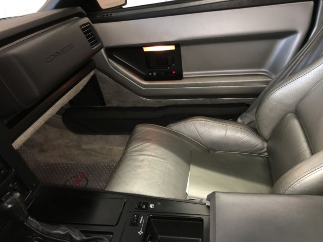 1985 Black Chevrolet Corvette Hatchback