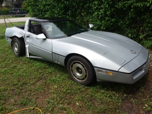1985 Silver Chevrolet Corvette Coupe