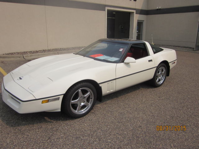 1985 White Chevrolet Corvette Hatchback