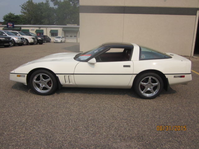 1985 White Chevrolet Corvette Hatchback