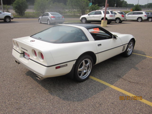 1985 White Chevrolet Corvette Hatchback