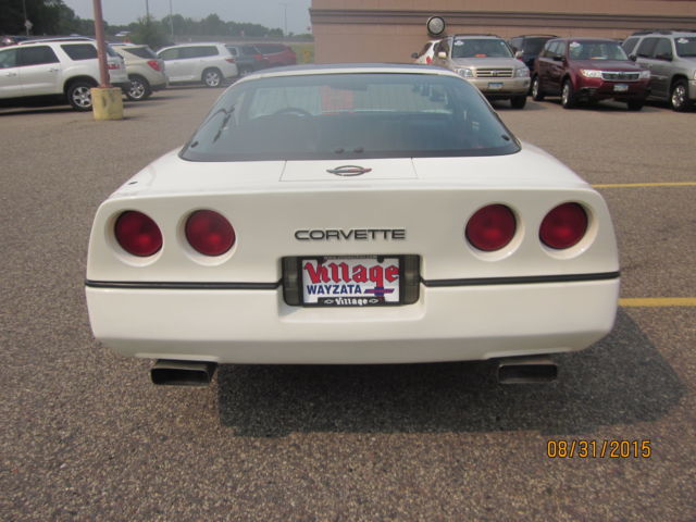 1985 White Chevrolet Corvette Hatchback