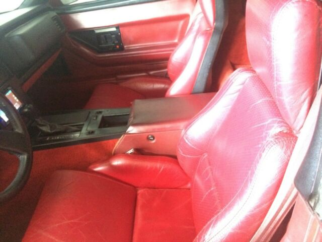 1985 Red Chevrolet Corvette