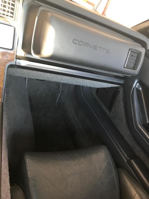 1985 Silver Chevrolet Corvette