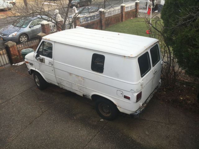 1985 white Chevrolet G20 Van