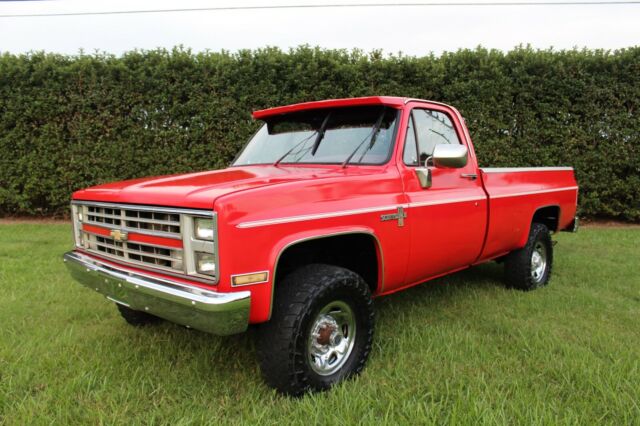 1985 Red GMC Sierra 2500 Crew Cab Pickup