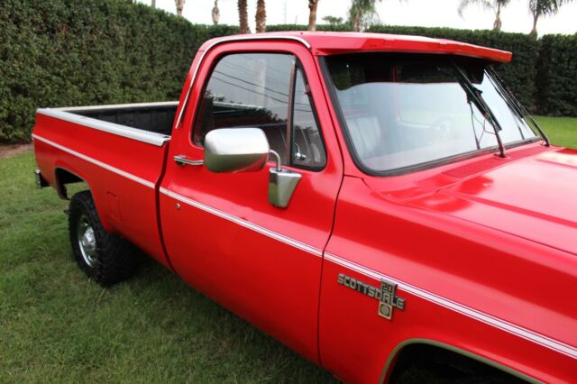 1985 Red GMC Sierra 2500 Crew Cab Pickup