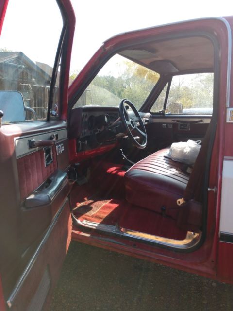 1985 Red Chevrolet C/K Pickup 1500 Standard Cab Pickup