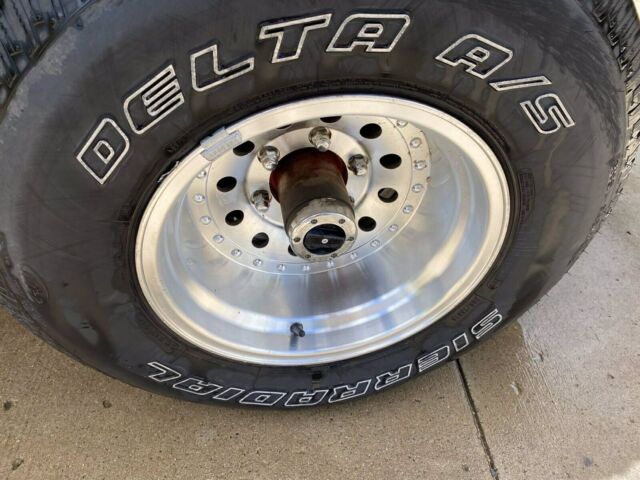 1985 Red Chevrolet K10 4x4 --