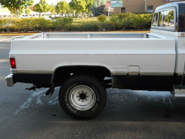 1985 White  /  Blue Chevrolet K20 Pickup Standard Cab Pickup