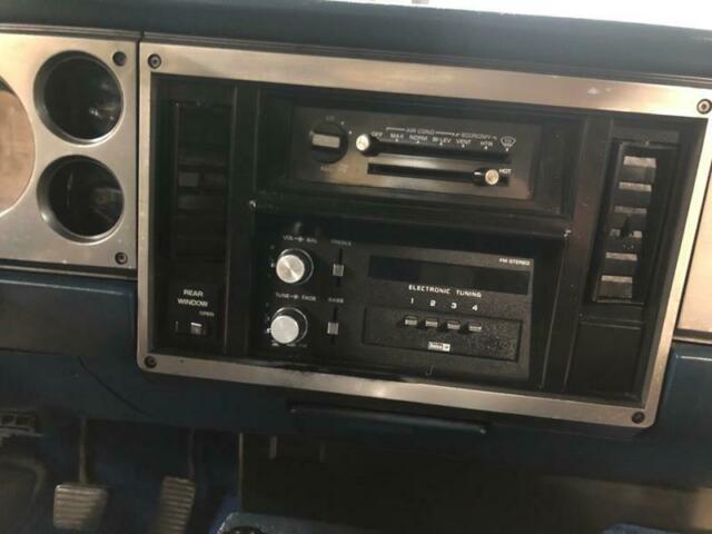 1985 Blue Chevrolet S-10 SUV