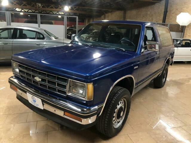 1985 Blue Chevrolet S-10 SUV
