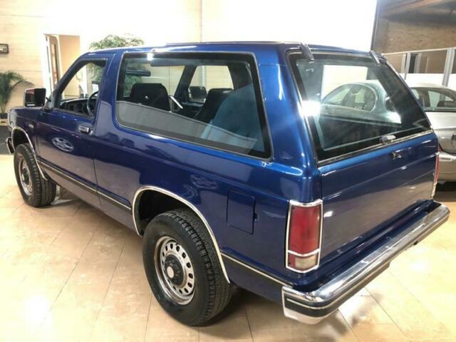 1985 Blue Chevrolet S-10 SUV