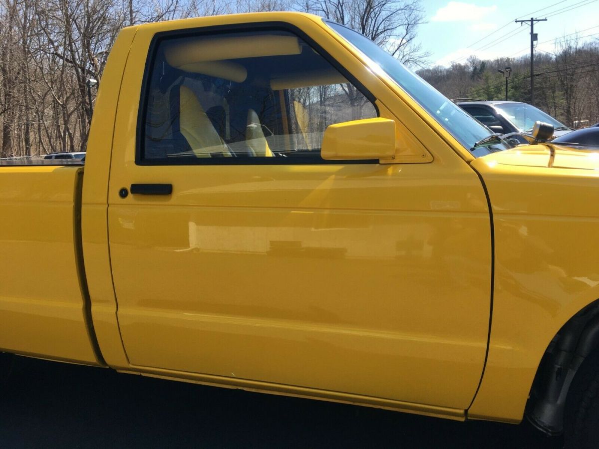1985 Yellow Chevrolet S-10 Standard Cab Pickup