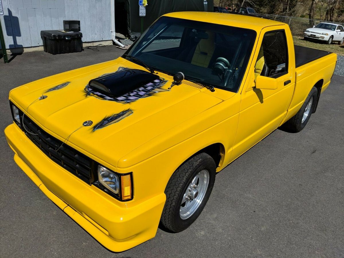 1985 Yellow Chevrolet S-10 Standard Cab Pickup