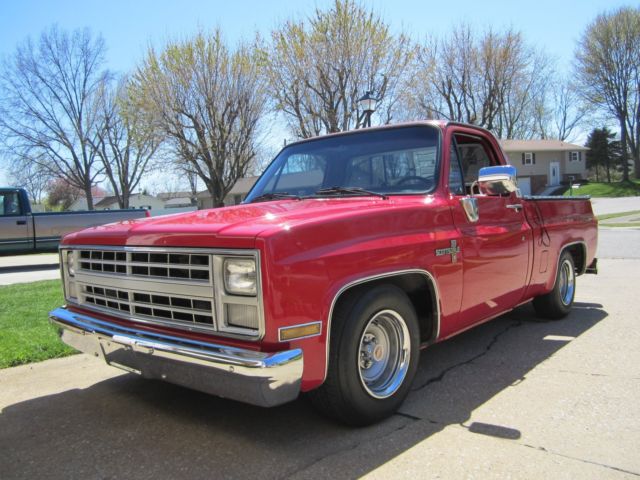 1985 Red Chevrolet C-10