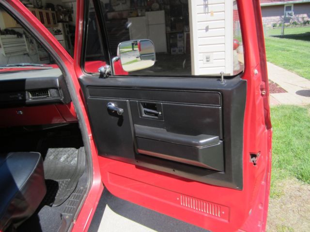 1985 Red Chevrolet C-10