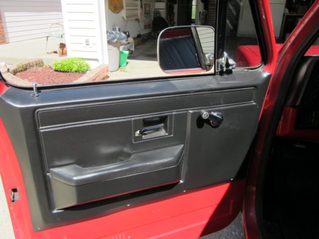 1985 Red Chevrolet C-10