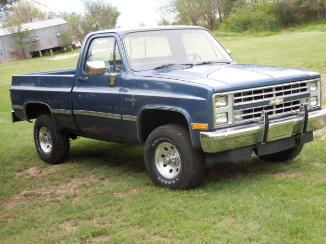 1985 Blue Chevrolet C/K Pickup 1500 short bed