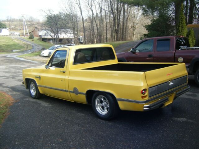 1985 Yellow Chevrolet C-10 Extended Crew Cab Pickup