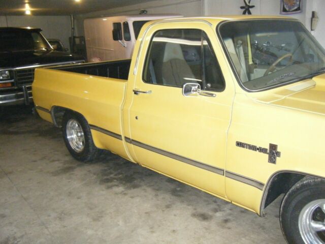 1985 Yellow Chevrolet C-10 Extended Crew Cab Pickup