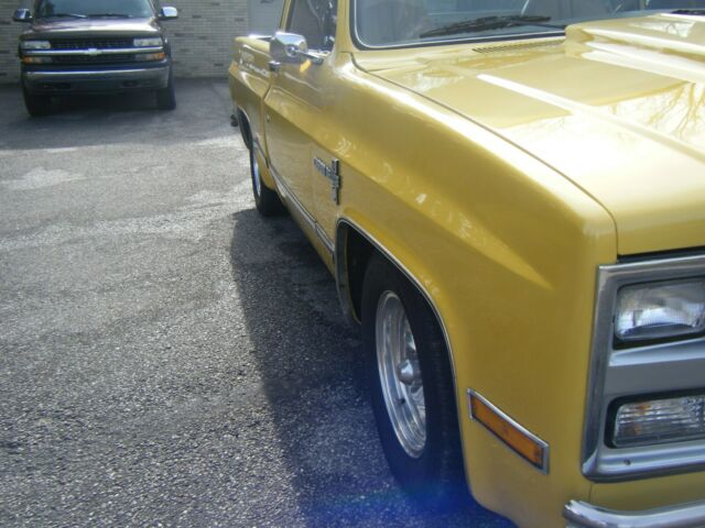 1985 Yellow Chevrolet C-10 Extended Crew Cab Pickup