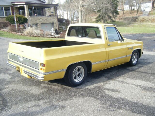 1985 Yellow Chevrolet C-10 Extended Crew Cab Pickup