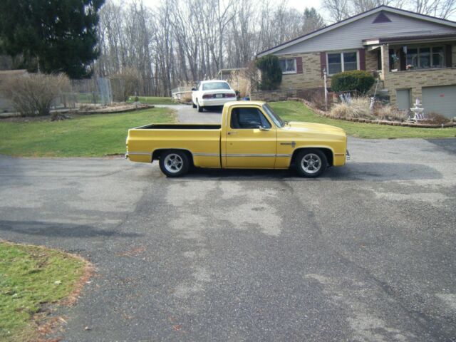 1985 Yellow Chevrolet C-10 Extended Crew Cab Pickup