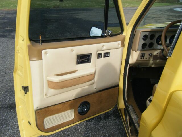 1985 Yellow Chevrolet C-10 Extended Crew Cab Pickup