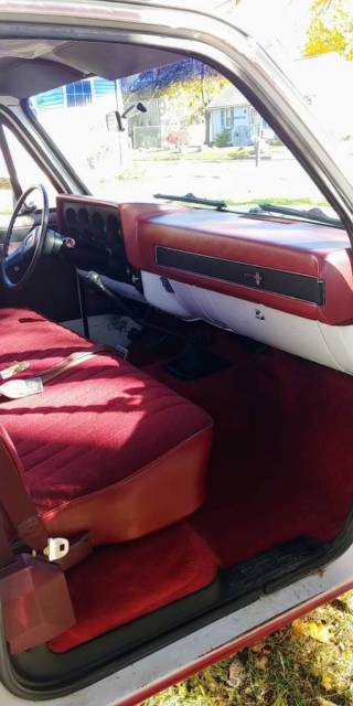 1985 White Chevrolet C-10 Standard Cab Pickup