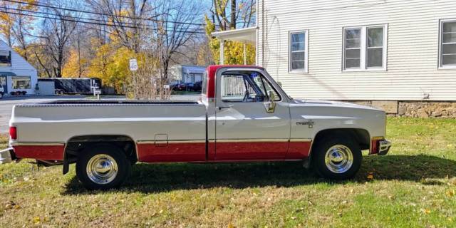 1985 White Chevrolet C-10 Standard Cab Pickup